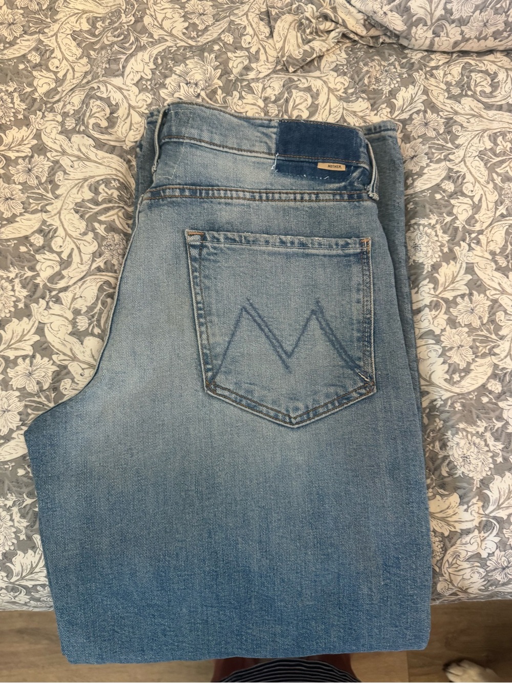 MOTHER women’s the down low spinner hover Jeans in Light Blue Wash